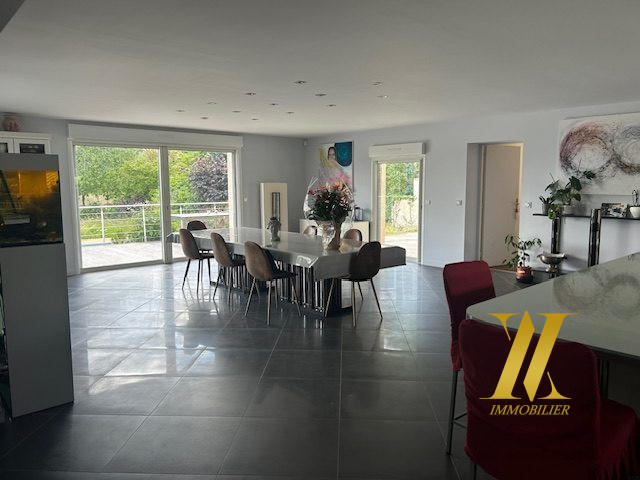 Maison contemporaine - 270 m² - 7 pièces