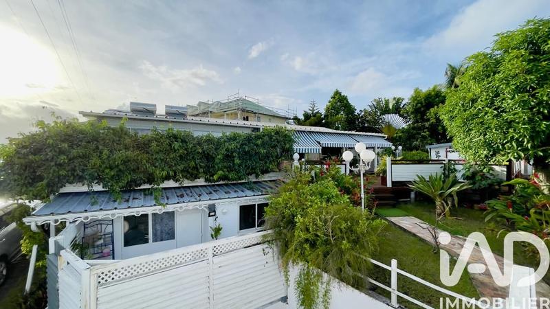 Maison - 280 m² - 11 pièces