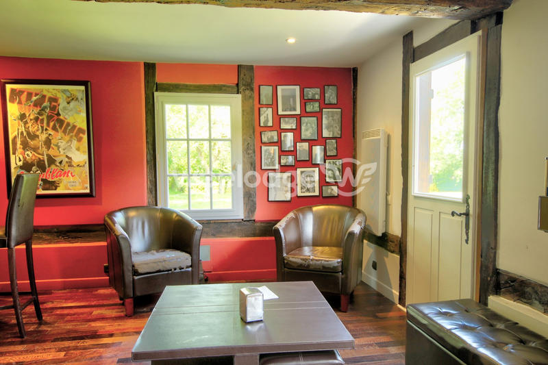 Maison - 326 m² - 12 pièces