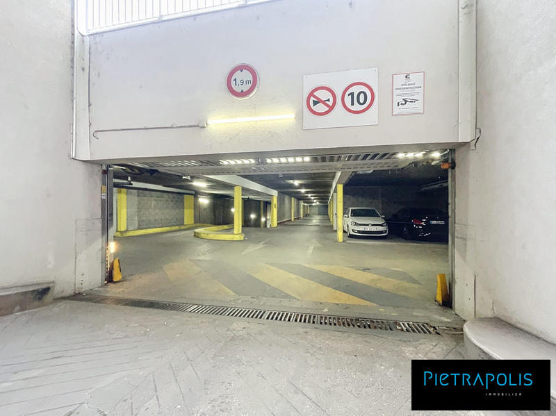 Parking / Garage - 19 m²