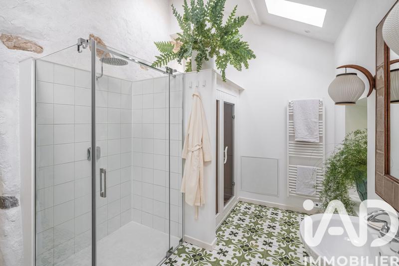 Maison - 254 m² - 7 pièces