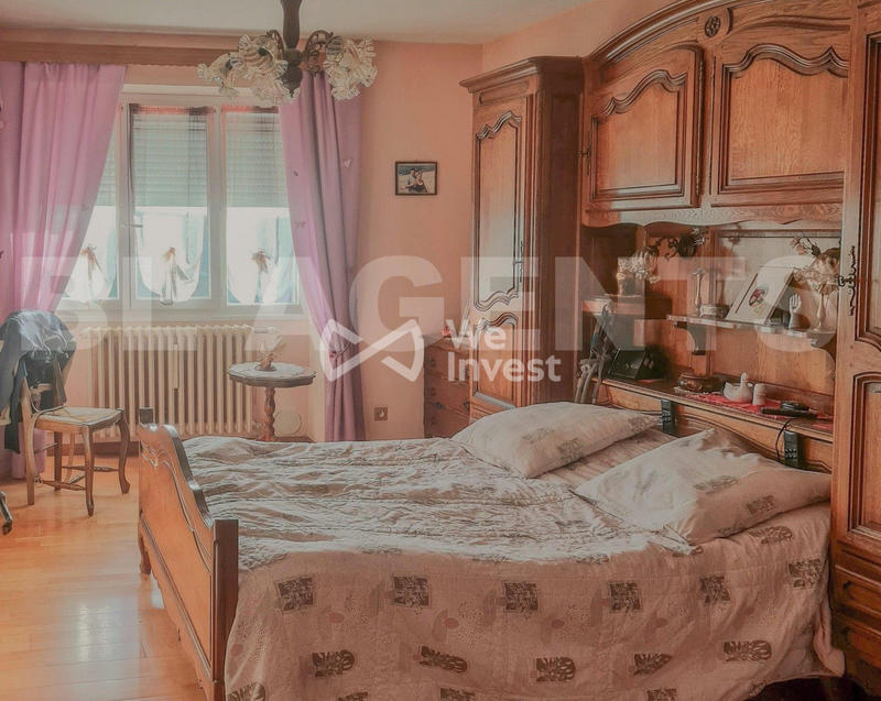 Maison - 320 m² - 11 pièces