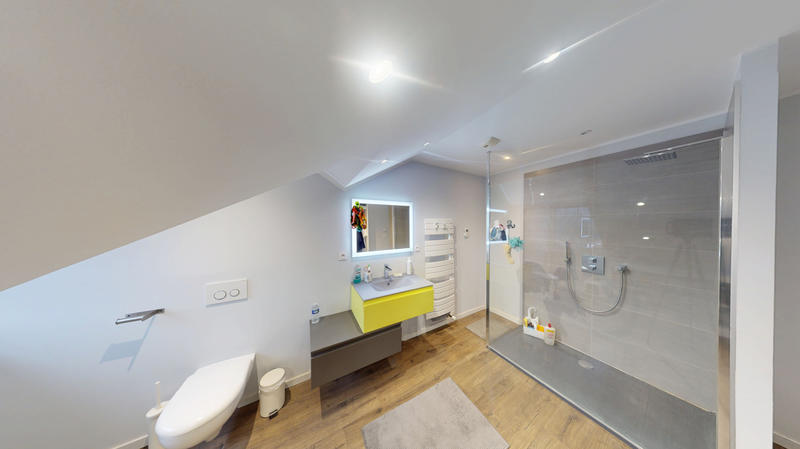 Appartement - 90 m² - 4 pièces