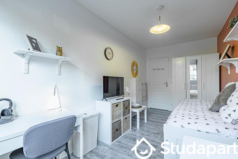 Chambre - 10 m² - 1 pièce