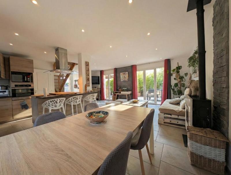 Pavillon - 110 m² - 5 pièces