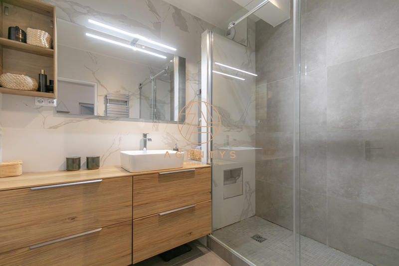 Appartement - 72 m² - 3 pièces