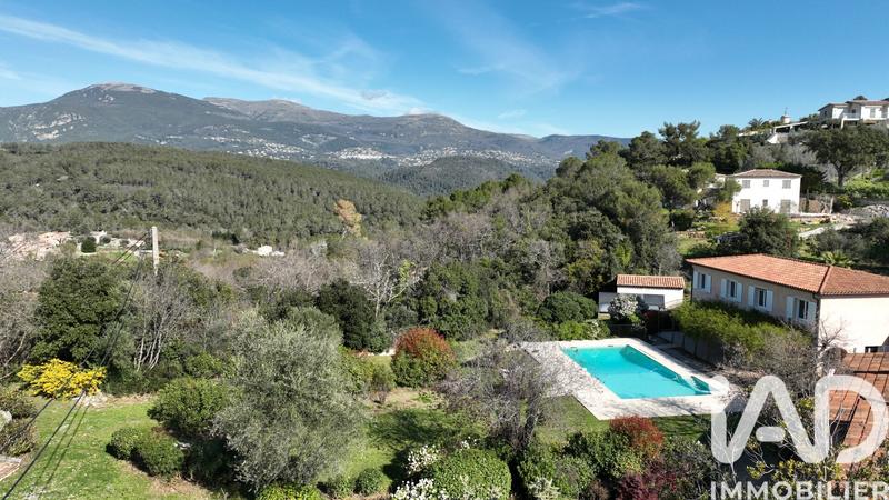 Maison - 433 m² - 16 pièces