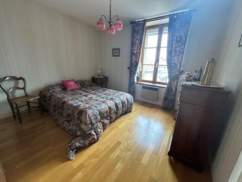 Maison ancienne - 189 m² - 10 pièces