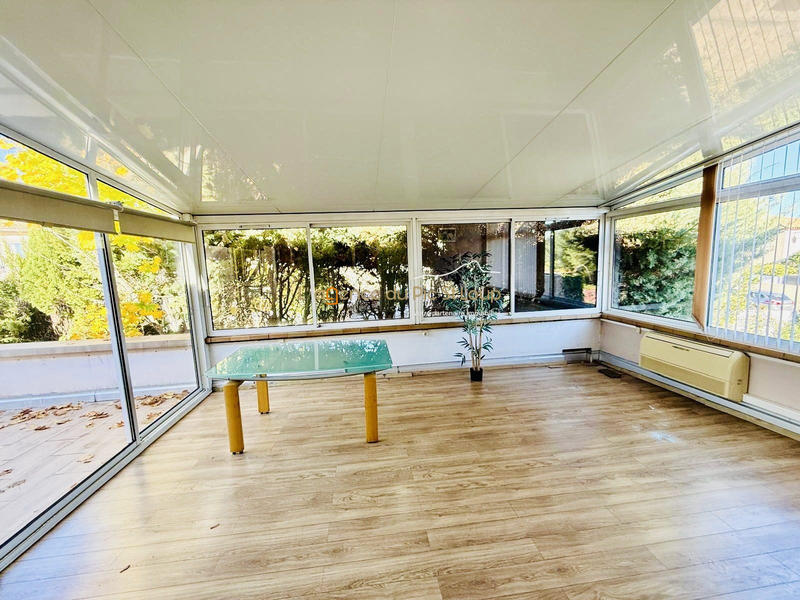 Appartement - 160 m² - 6 pièces