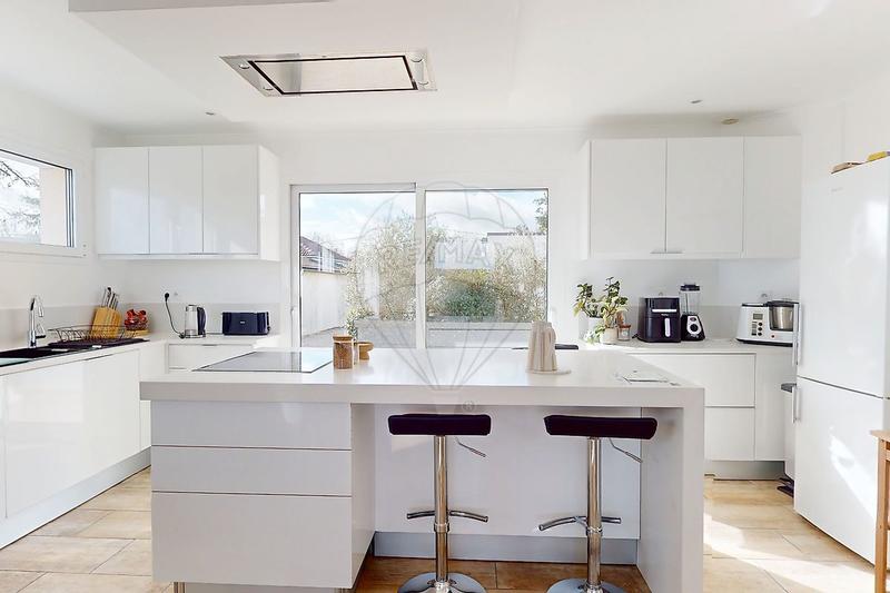 Maison - 163 m² - 6 pièces