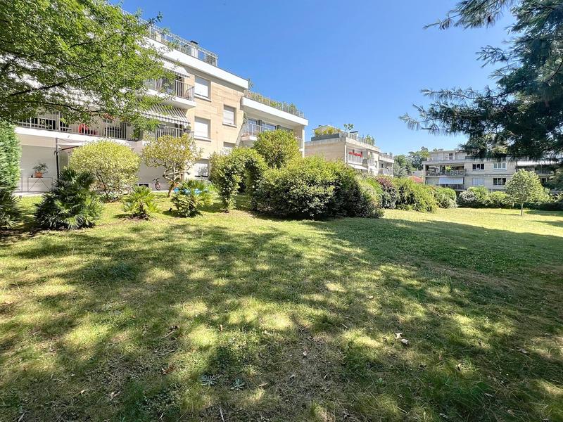 Appartement - 123 m² - 6 pièces