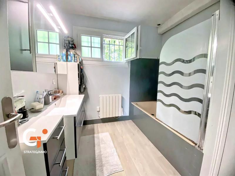 Maison - 104 m² - 4 pièces