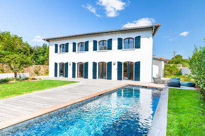 Maison - 231 m² - 7 pièces