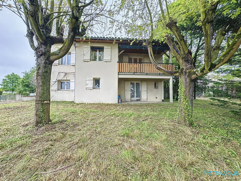 Maison traditionnelle - 140 m² - 7 pièces