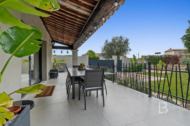 Maison - 315 m² - 8 pièces