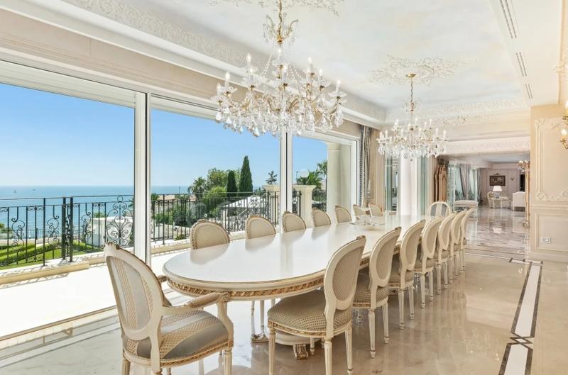 Villa - 1 000 m² - 18 pièces