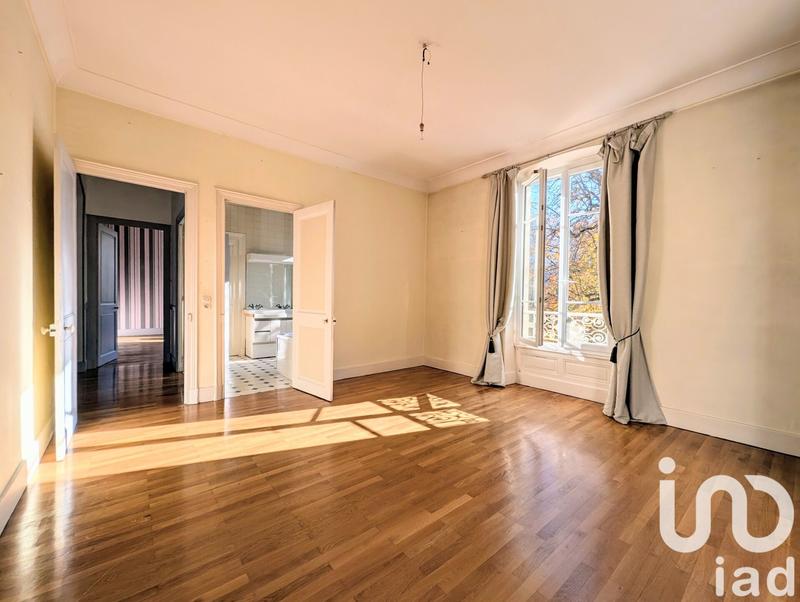 Maison - 237 m² - 7 pièces