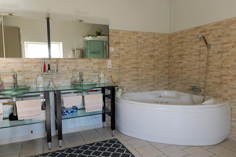 Maison - 302 m² - 10 pièces