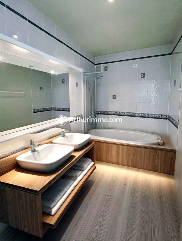 Maison - 105 m² - 5 pièces