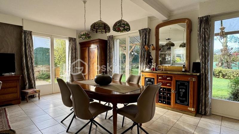 Maison traditionnelle - 132 m² - 7 pièces