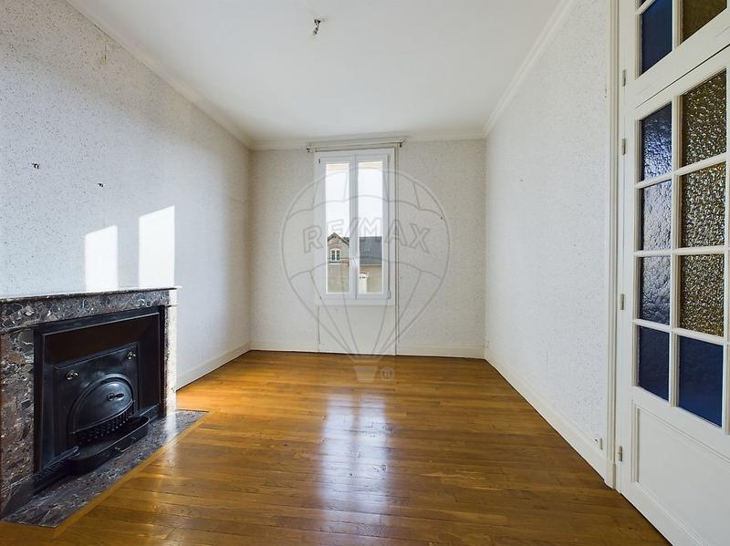 Maison - 220 m² - 6 pièces