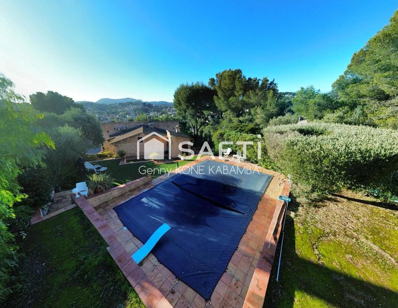 Maison - 170 m² - 6 pièces