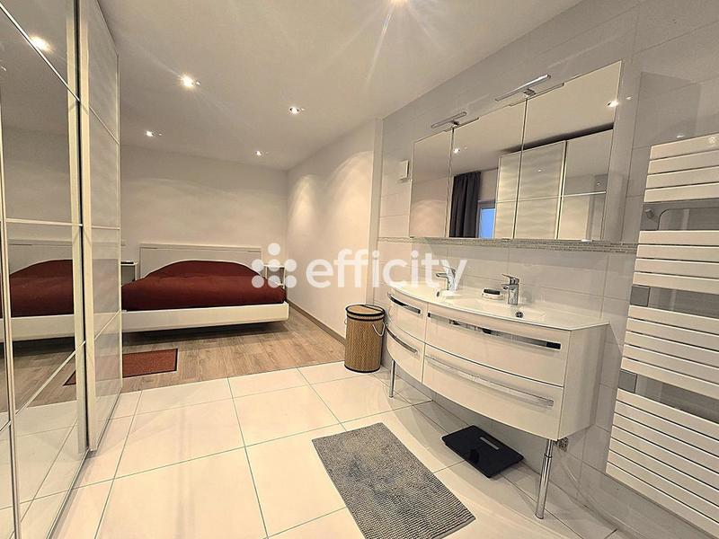 Maison - 180 m² - 7 pièces