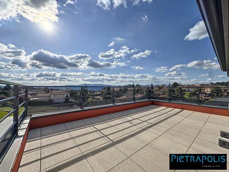 Maison contemporaine - 322 m² - 8 pièces