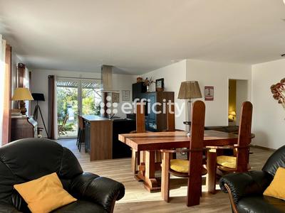 Maison - 137 m² - 7 pièces