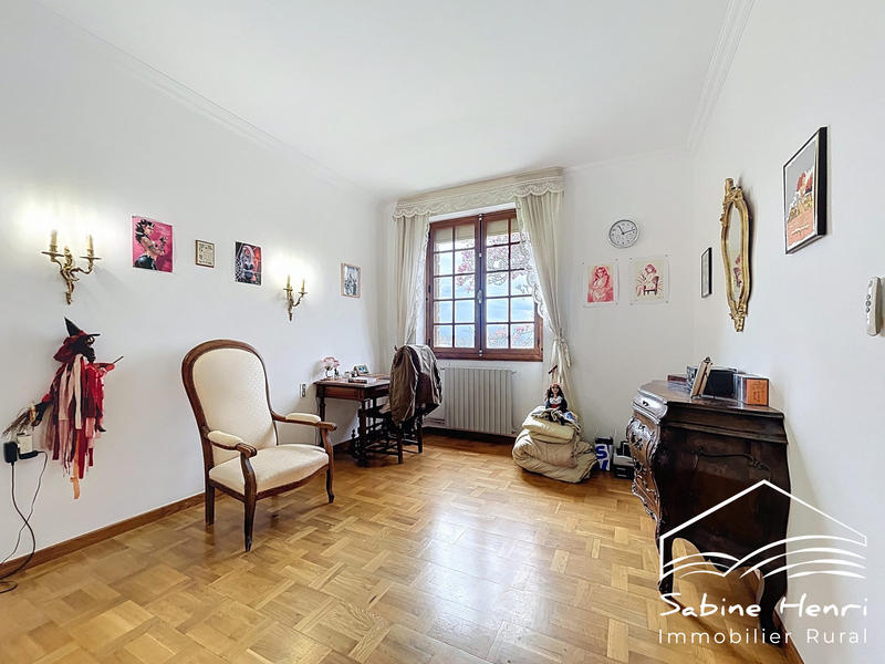 Villa - 185 m² - 9 pièces