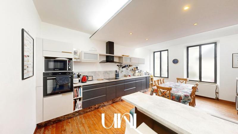 Propriété - 326 m² - 12 pièces