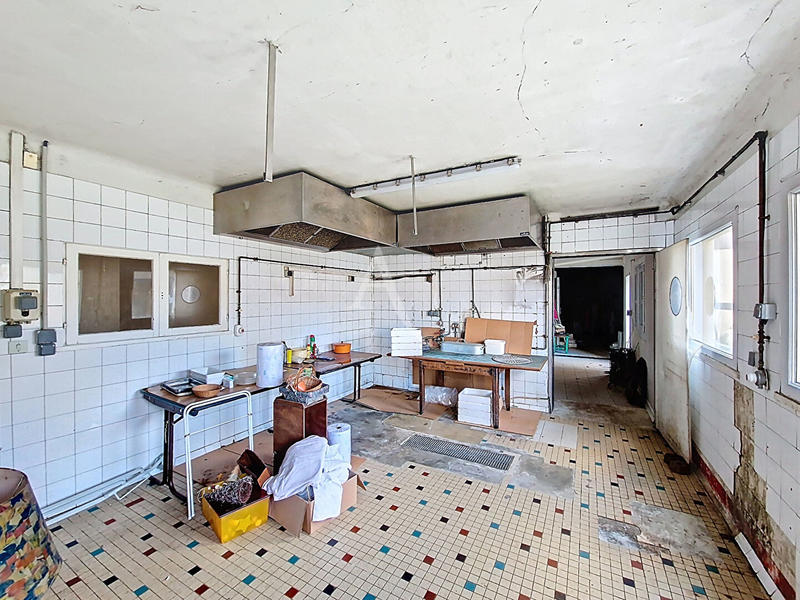 Maison - 222 m² - 6 pièces