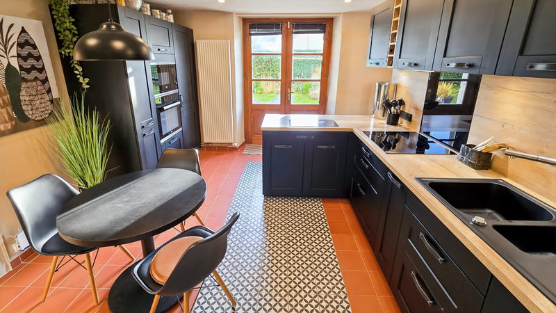 Maison - 245 m² - 7 pièces