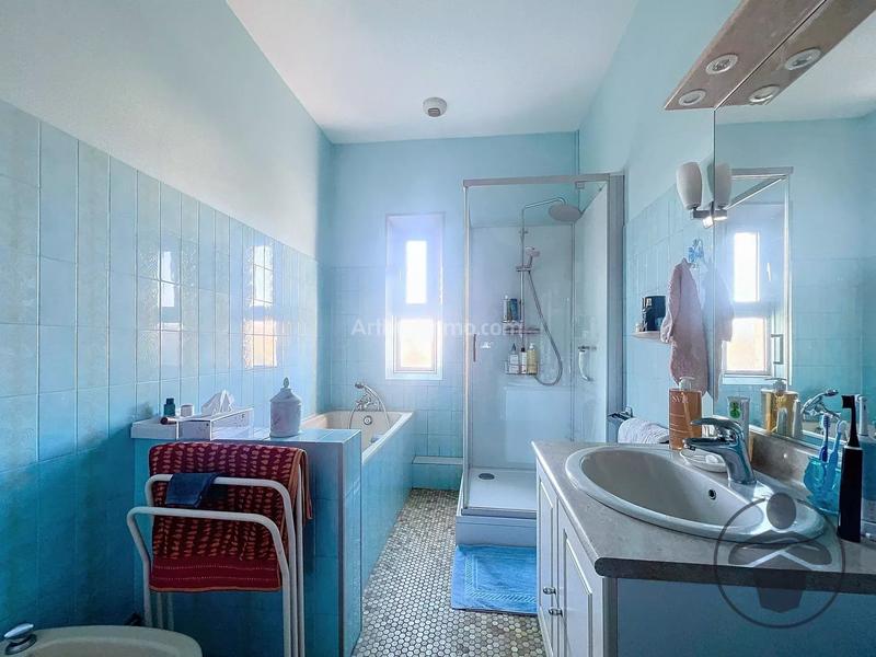 Maison - 252 m² - 9 pièces