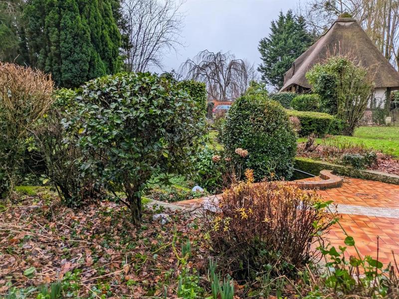 Maison - 220 m² - 6 pièces