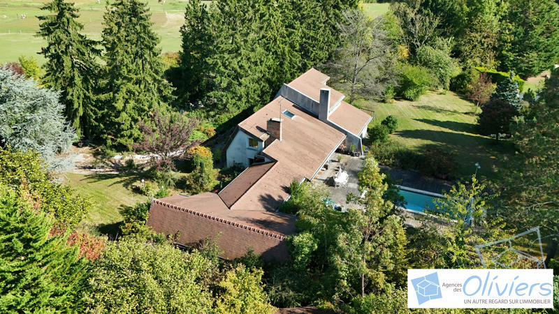 Maison contemporaine - 310 m² - 11 pièces