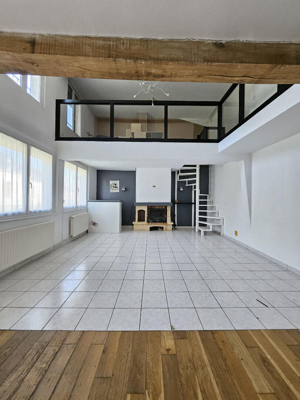 Maison - 215 m² - 8 pièces