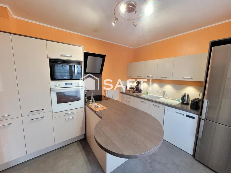 Maison - 192 m² - 11 pièces