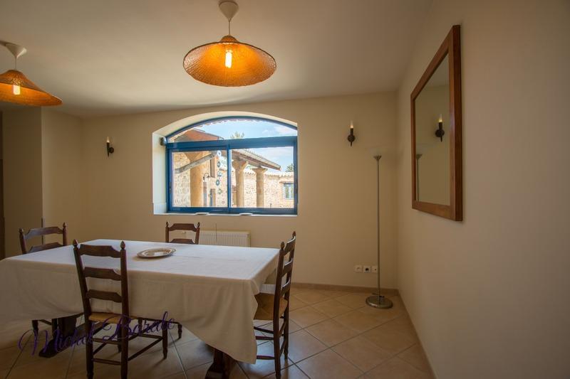 Maison - 208 m² - 8 pièces