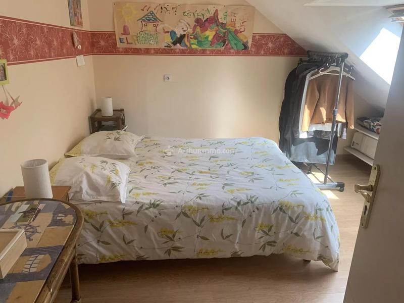 Maison - 185 m² - 10 pièces