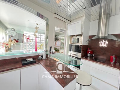 Maison - 197 m² - 7 pièces