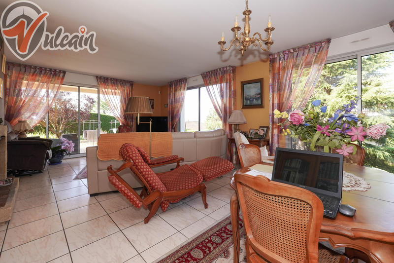 Maison - 207 m² - 5 pièces