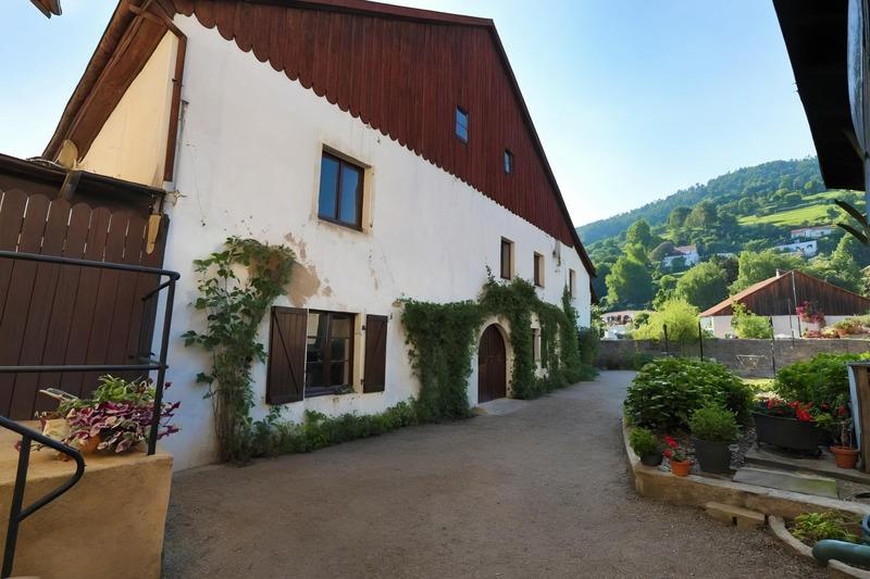 Maison - 210 m² - 15 pièces