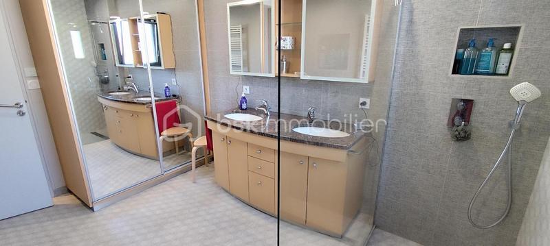 Pavillon - 142 m² - 5 pièces