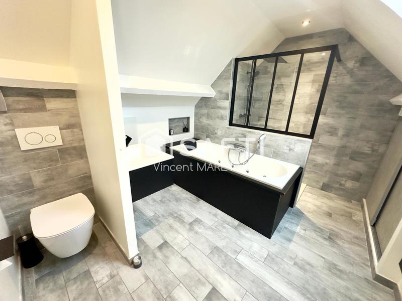 Maison - 199 m² - 8 pièces