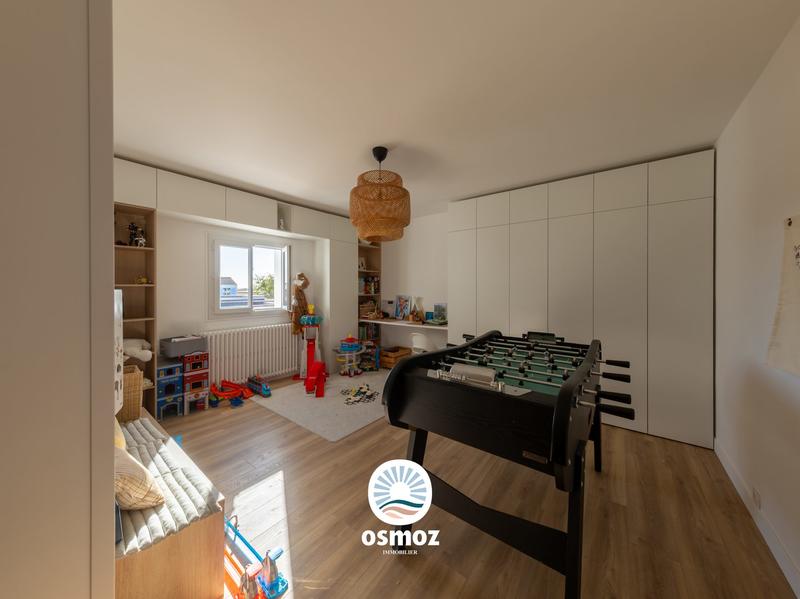 Maison - 330 m² - 8 pièces