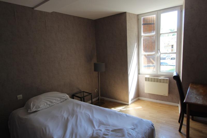 Maison en pierre - 163 m² - 9 pièces