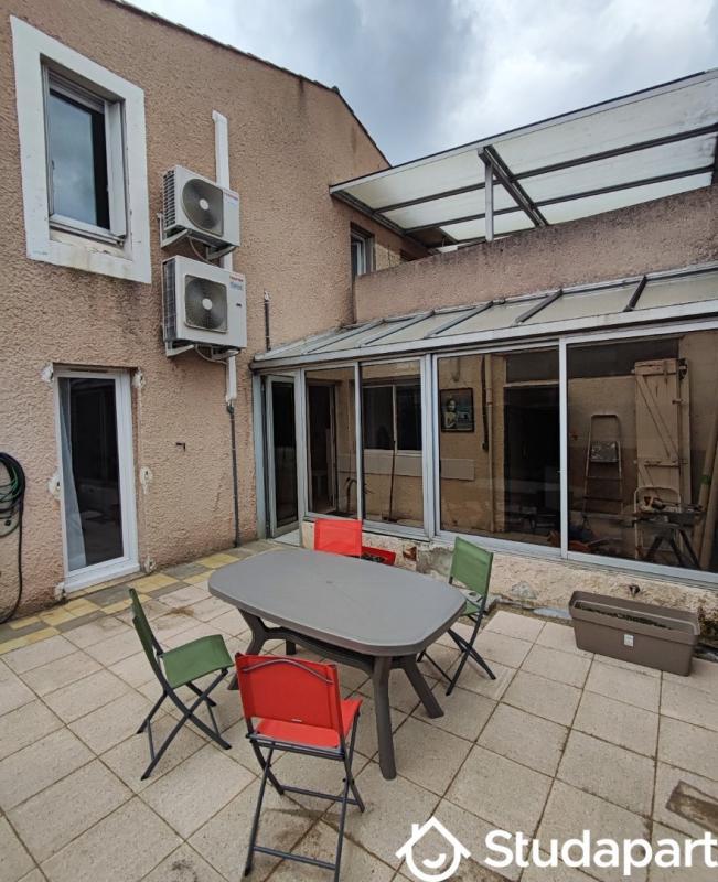 Chambre - 11 m² - 1 pièce