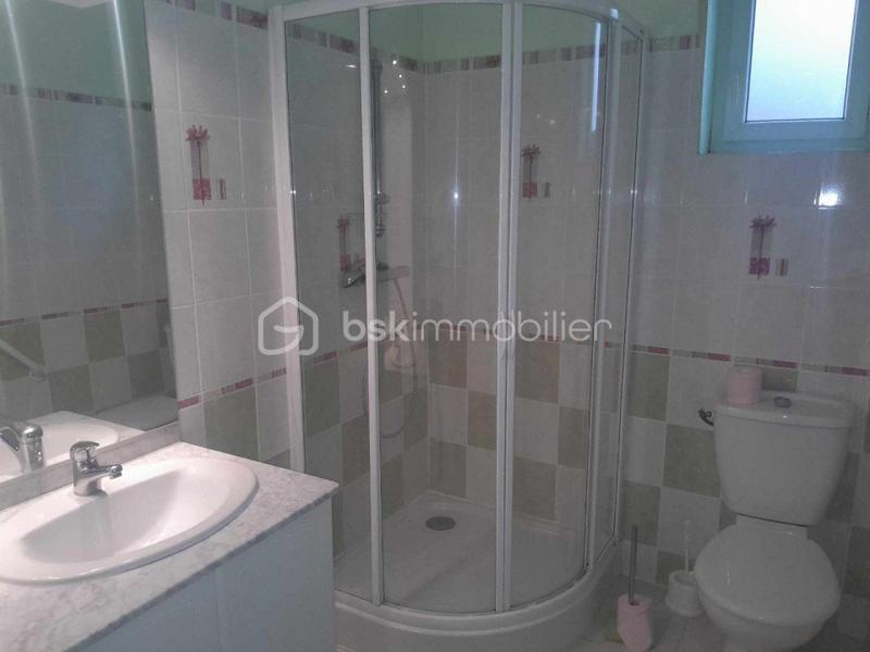 Maison - 650 m² - 6 pièces