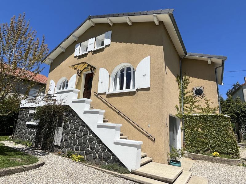 Maison - 115 m² - 8 pièces